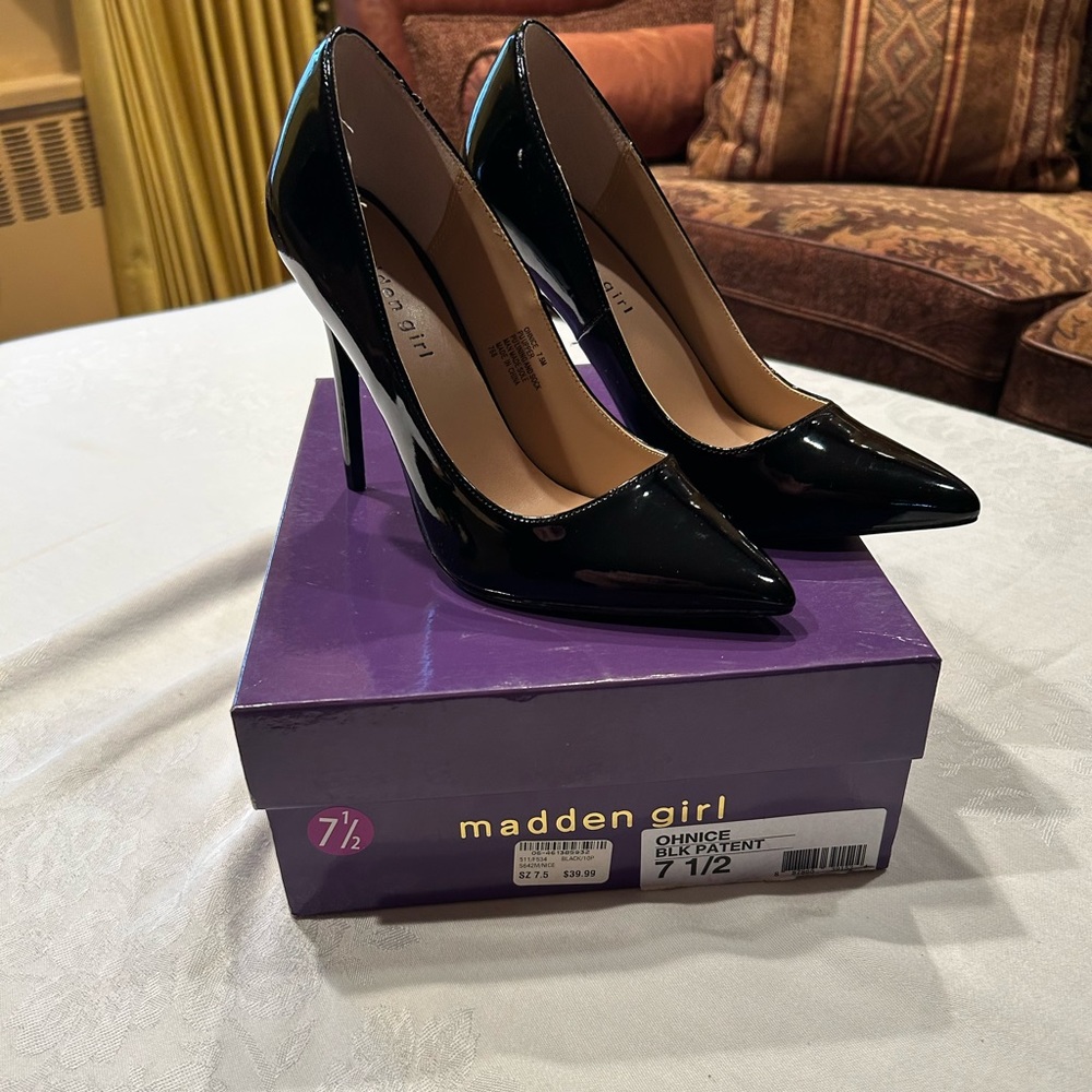 Madden Girl black patent leather pumps!